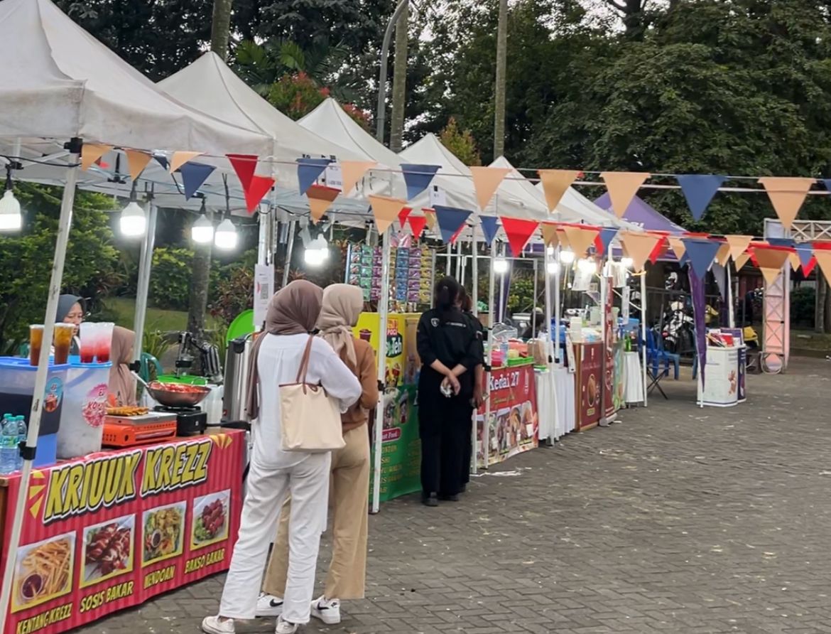 Bazar di Event Seni UM : Opretholde the Sparkle of Light